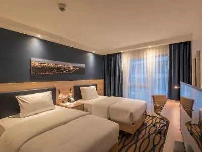 Отель Hampton By Hilton Frankfurt Airport