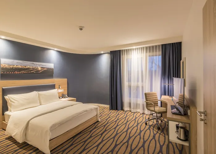 Hampton By Hilton Frankfurt Airport 3*