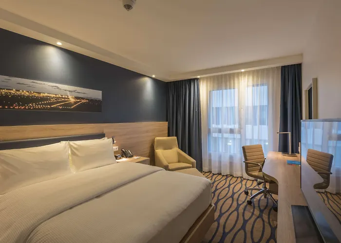 Hampton By Hilton Frankfurt Airport Hotel 3*