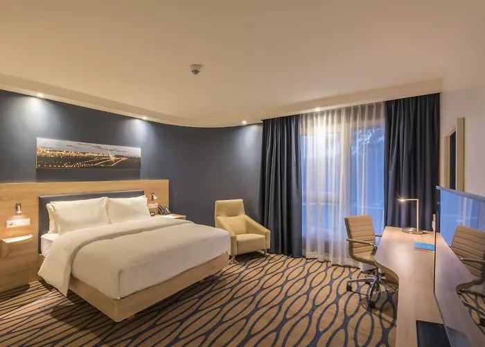 Hampton By Hilton Frankfurt Airport Отель Франкфурт-на-Майне