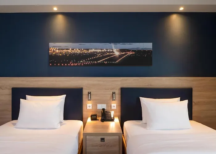 Отель Hampton By Hilton Frankfurt Airport