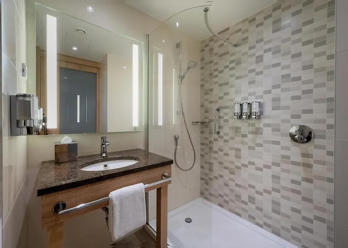 Hampton By Hilton Frankfurt Airport Отель 3*