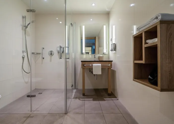 Hampton By Hilton Frankfurt Airport Отель Франкфурт-на-Майне