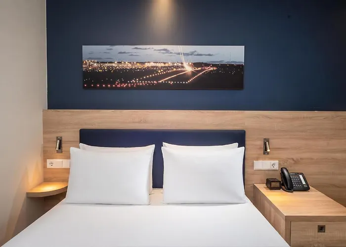 Отель Hampton By Hilton Frankfurt Airport Франкфурт-на-Майне