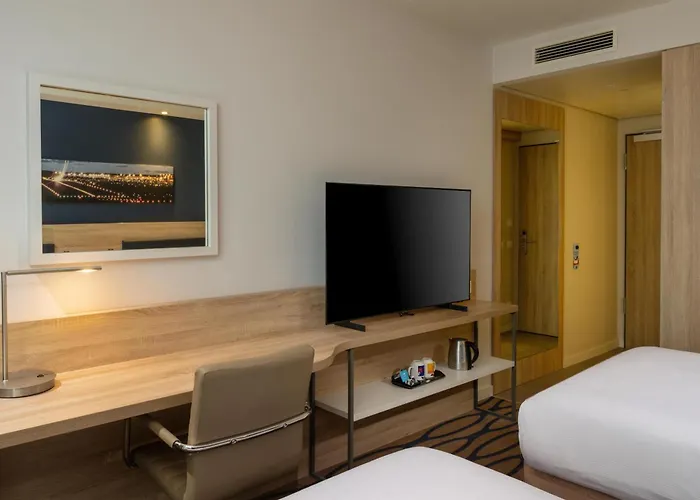 Отель Hampton By Hilton Frankfurt Airport