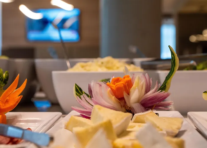 Hampton By Hilton Frankfurt Airport Отель 3*