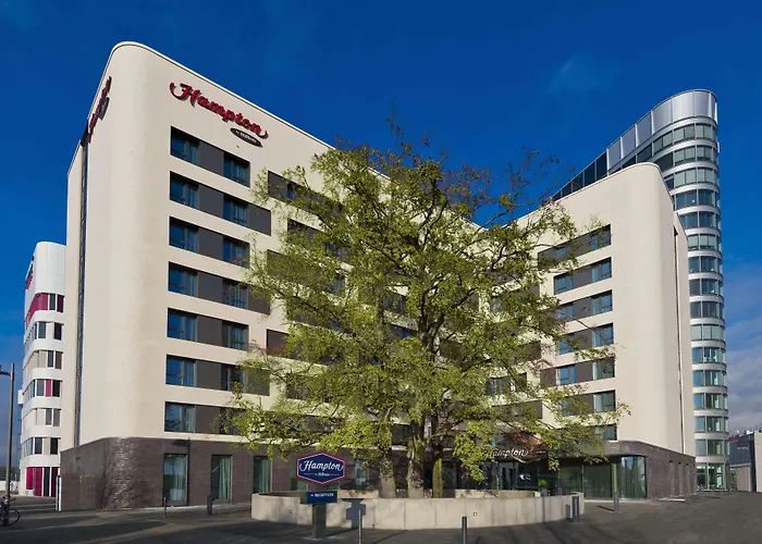 Hampton By Hilton Frankfurt Airport Отель 3*