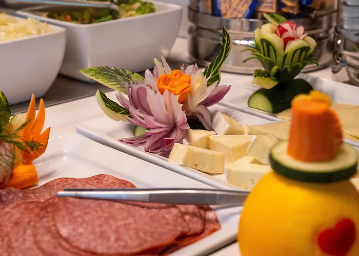 Отель Hampton By Hilton Frankfurt Airport