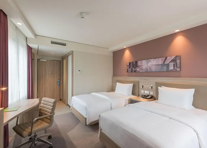 Hampton By Hilton Frankfurt Airport 3* Франкфурт-на-Майне